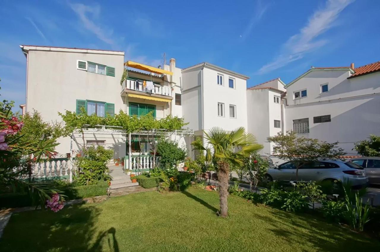 Apartments Zanze Vodice Exterior photo